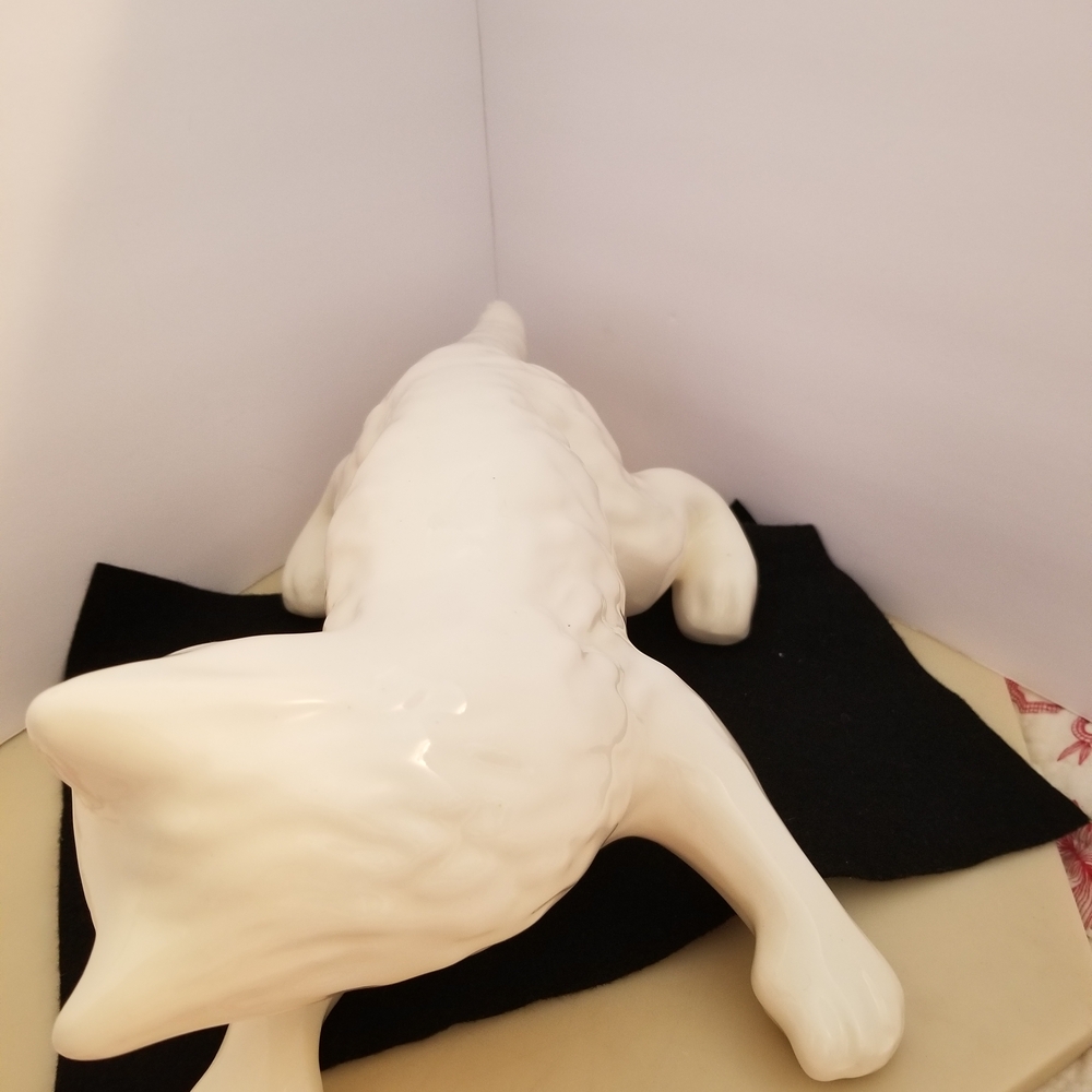 Elegant White Cat Figurine - Picture 4 of 6